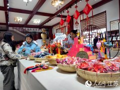 碾磨成糊、手工摊